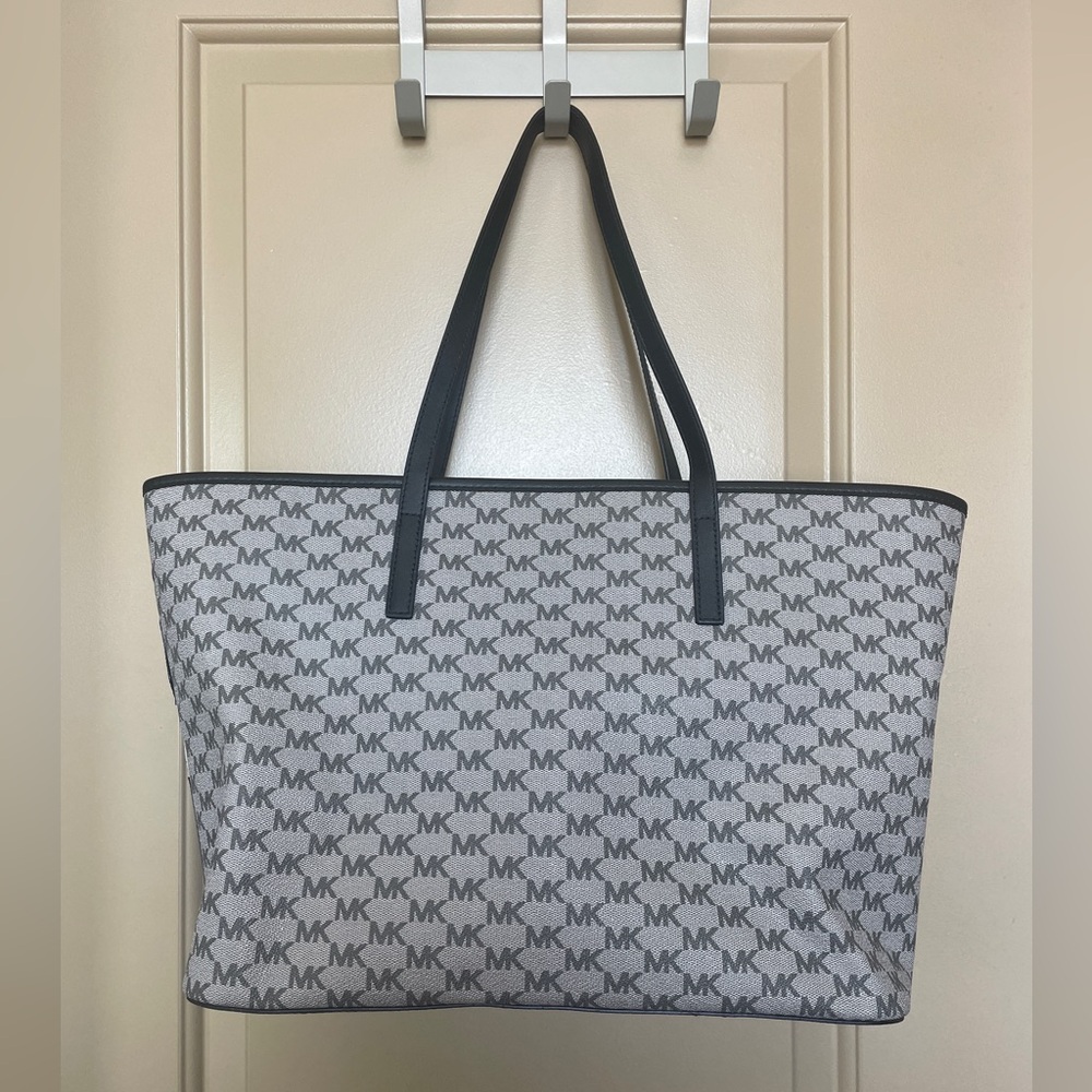 Michael Kors Emry Tote View 3